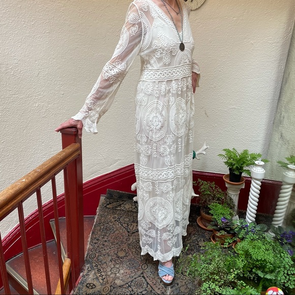 Dreamy Victorian-style lace maxi dress in cotton - Picture 1 of 12